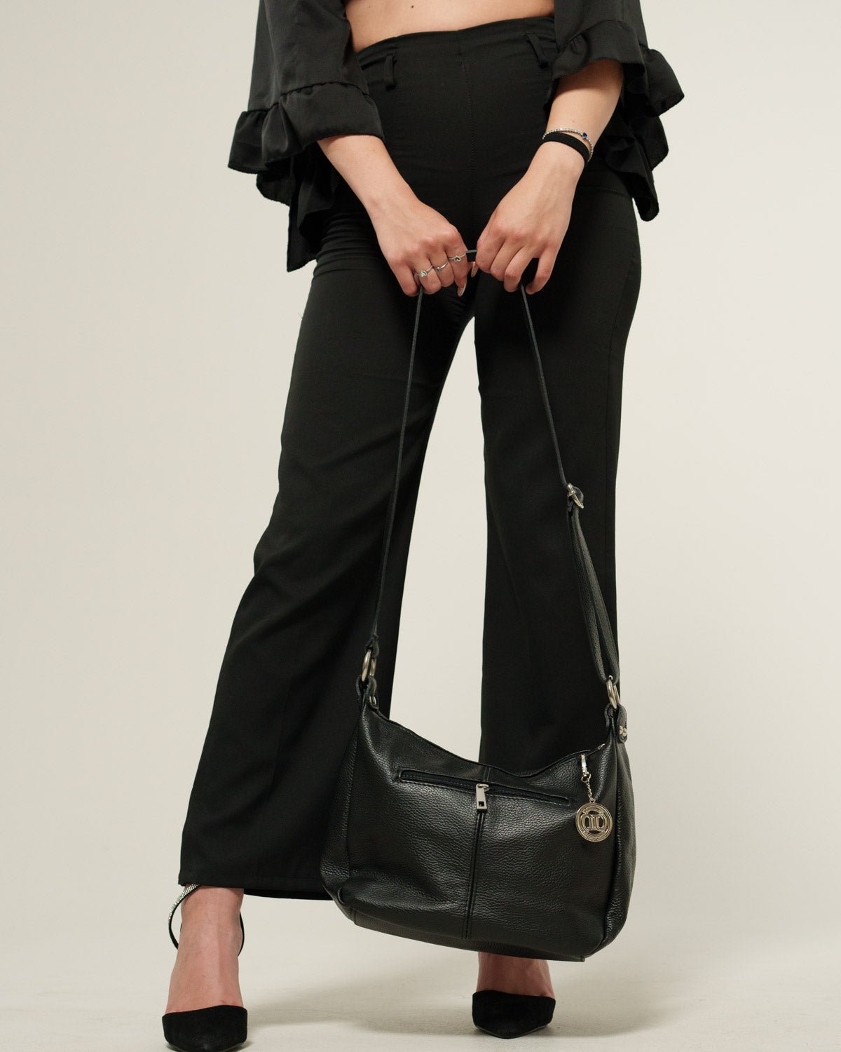 Borsa tracolla donna Thea Vera Pelle Nero - Morbida, Capiente, Versatile - Alidiluna