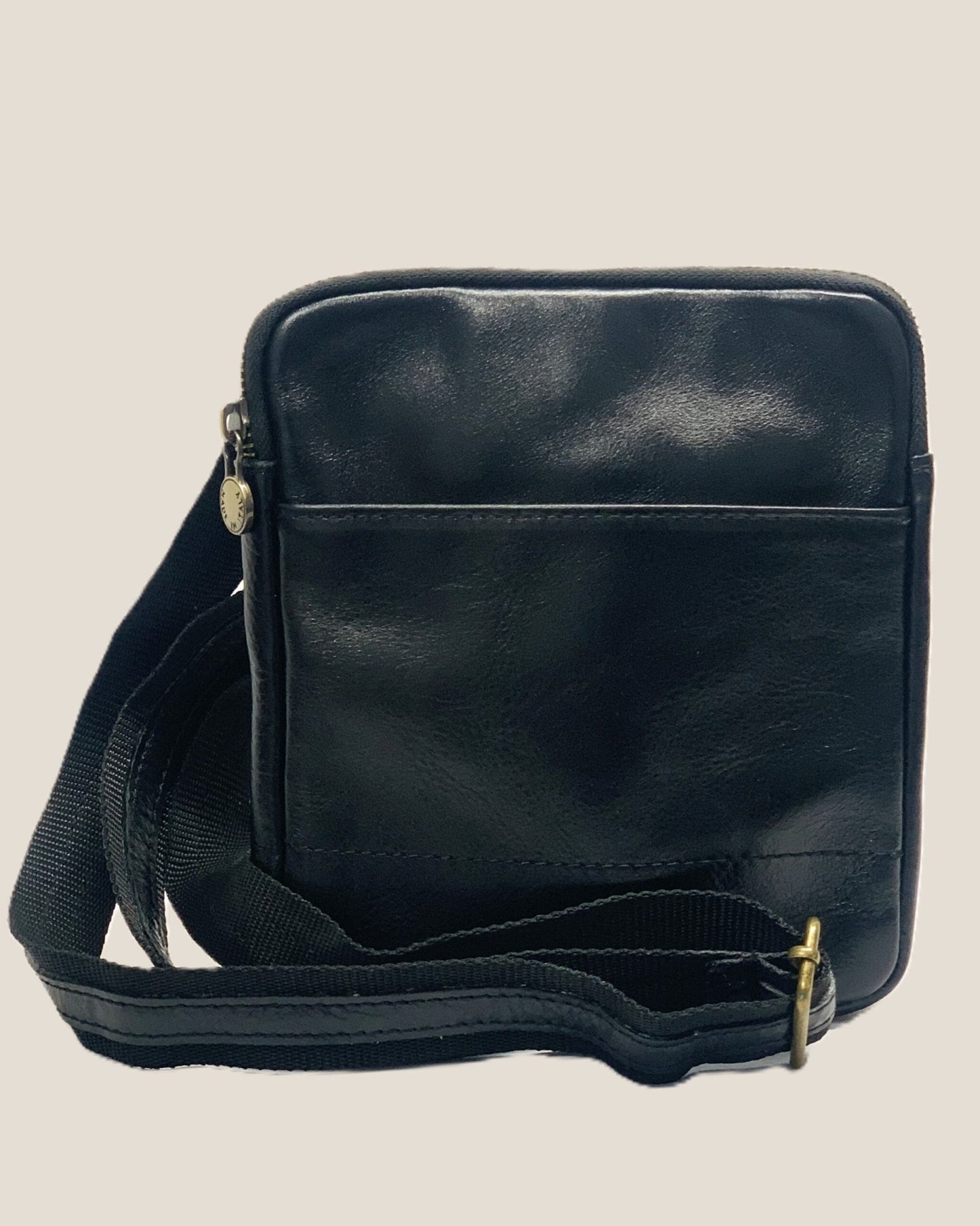 Borsello tracolla in pelle sportivo compatto da uomo Nero Tommaso - Alidiluna