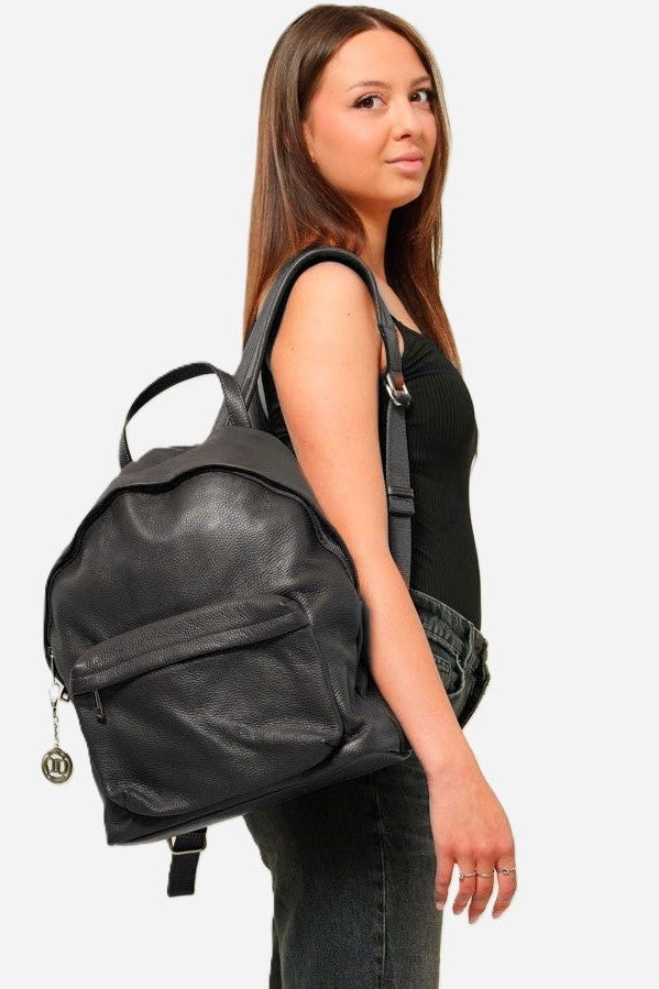 Federica women's backpack in genuine black leather with laptop compartment and zip pockets