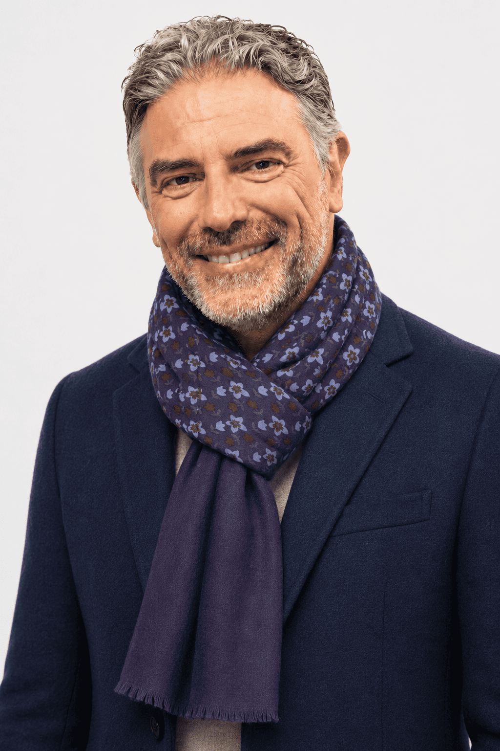 Scarf, foulard, Pashmina for men and women in wool and acrylic, dark purple, with a starry floral motif.