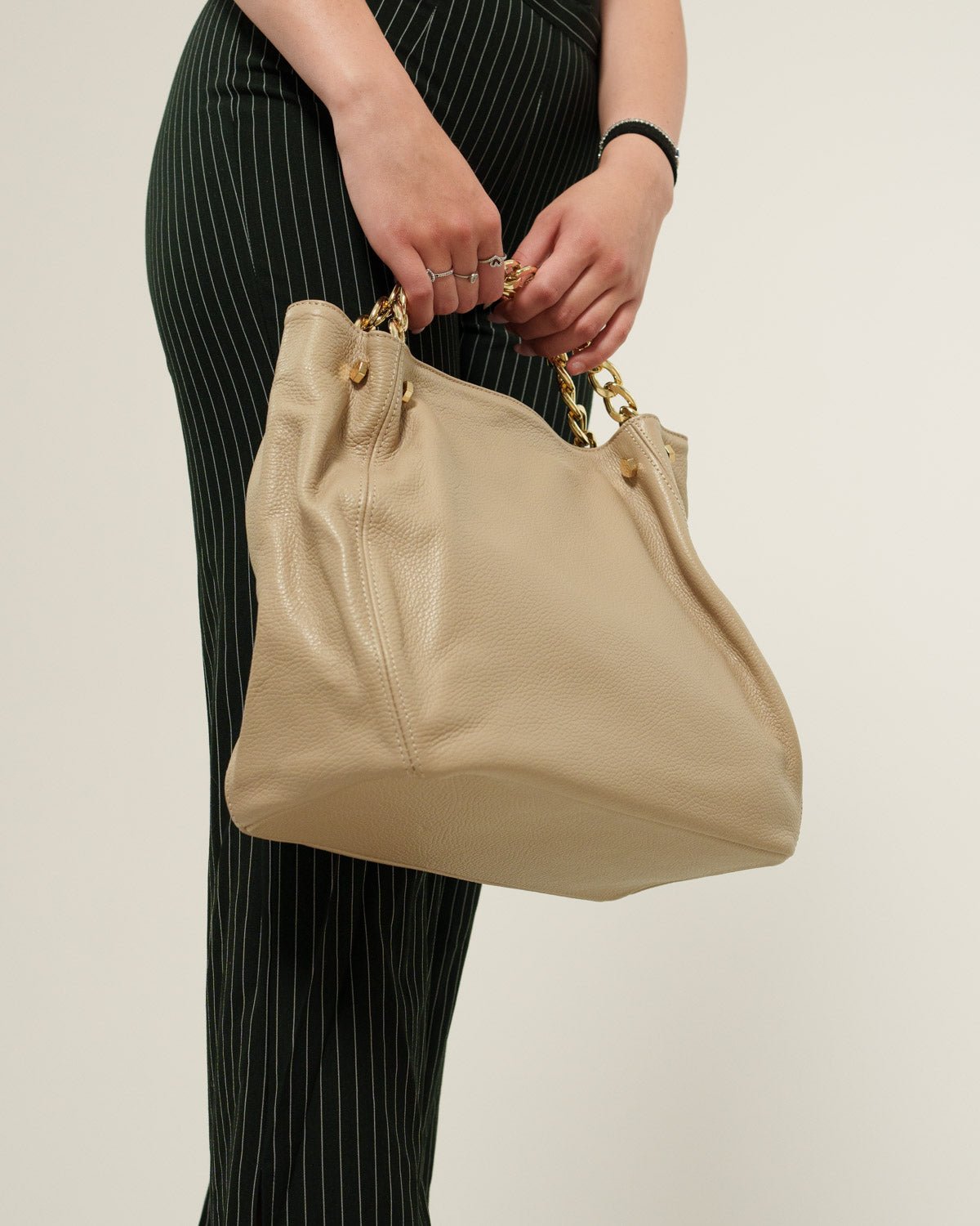 Borsa a mano Donna Valentina in vera pelle Taupe con zip made in italy - Alidiluna