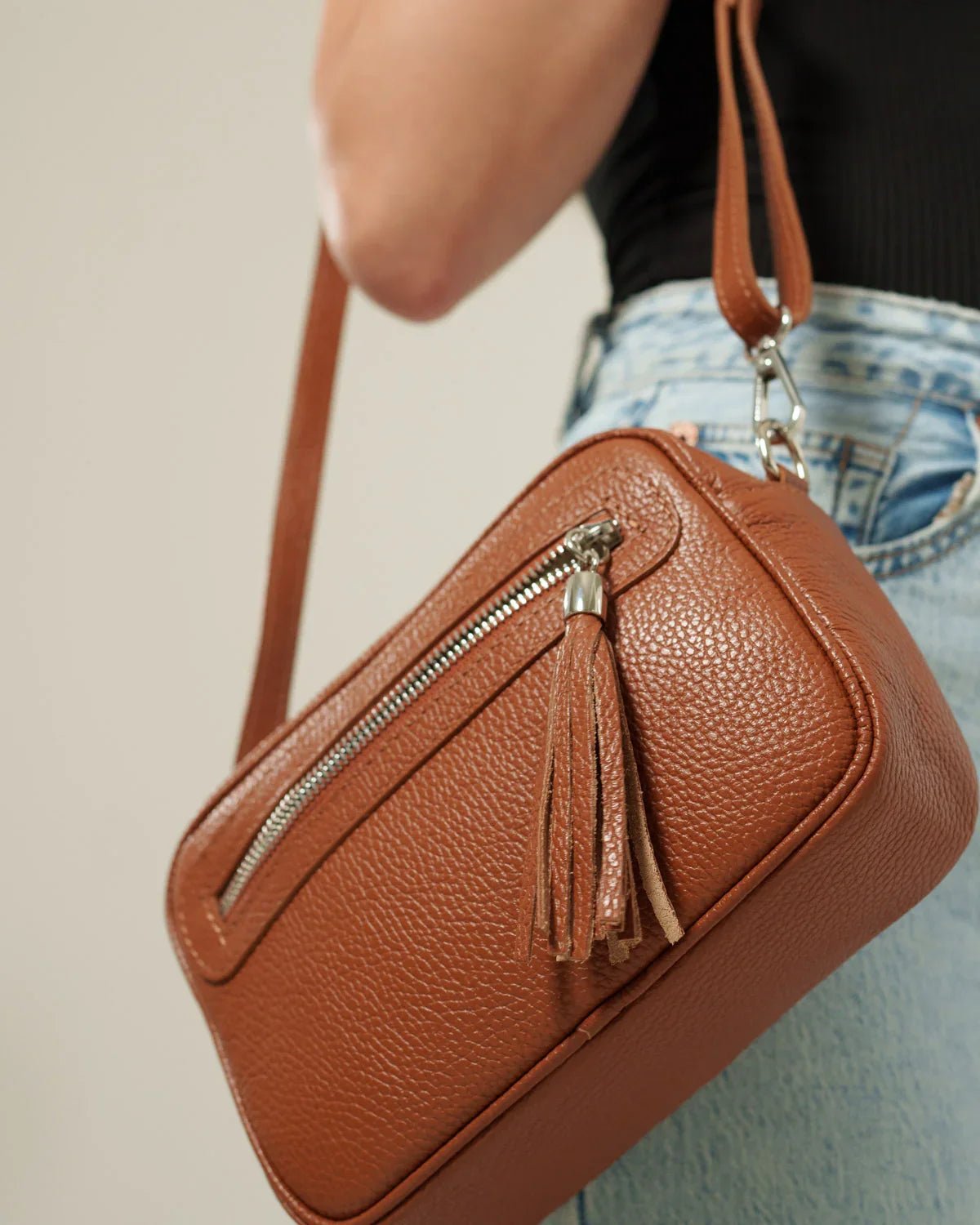 Borsa Donna Alessia Vera Pelle Cognac Compatta - Alidiluna