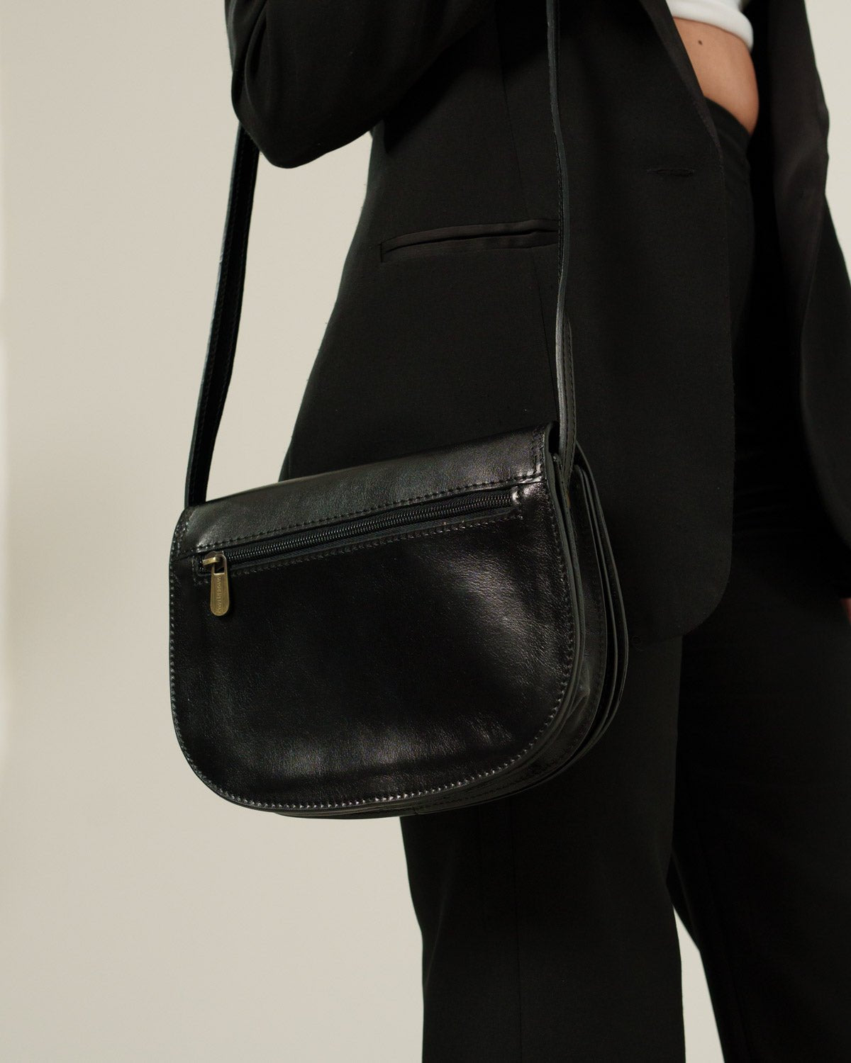 Borsa Donna Elena Vera Pelle Vacchetta Nero Pratica ed Elegante - Alidiluna