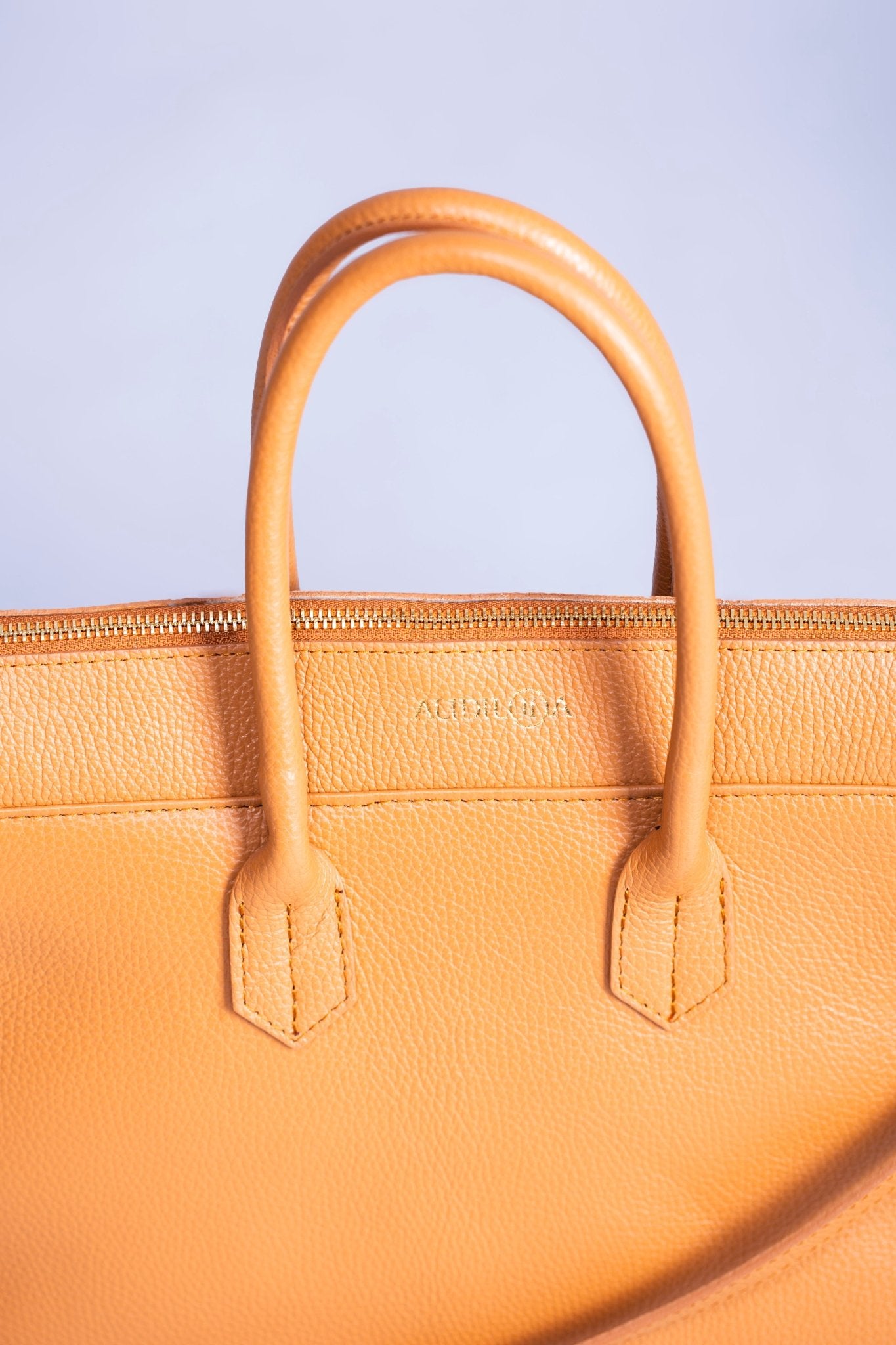 Borsa Donna LUNA in Vera Pelle Cammello Made in Italy – Eleganza Artigianale - Alidiluna