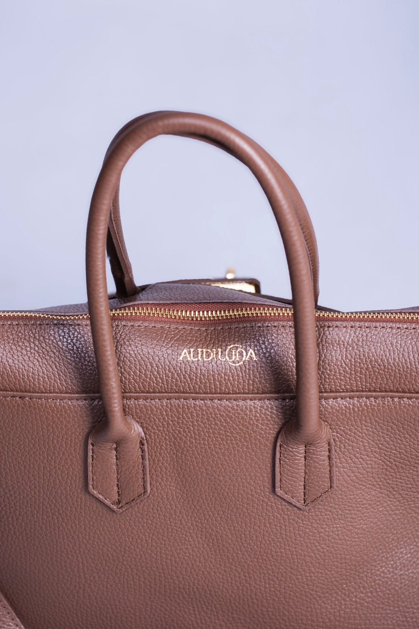 Borsa Donna LUNA in Vera Pelle Taupe Made in Italy – Eleganza Artigianale - Alidiluna