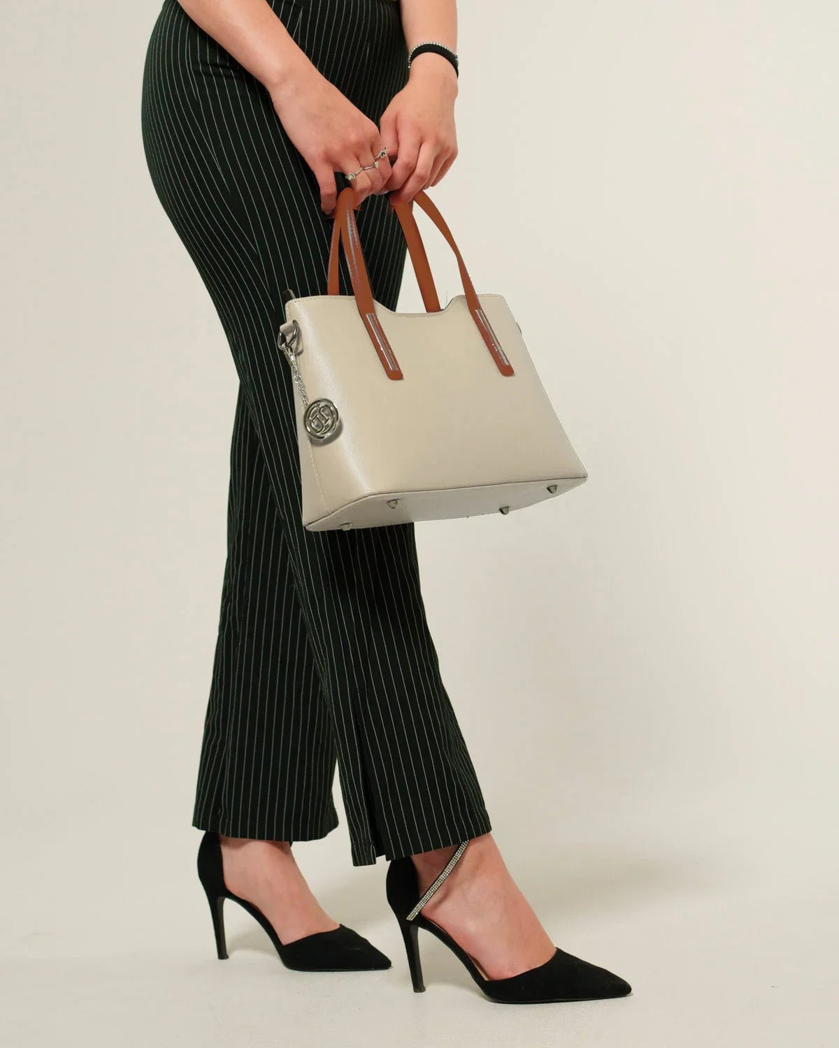 Borsa spalla o a mano donna Adele in vera pelle Beige manici Cognac con zip - Alidiluna