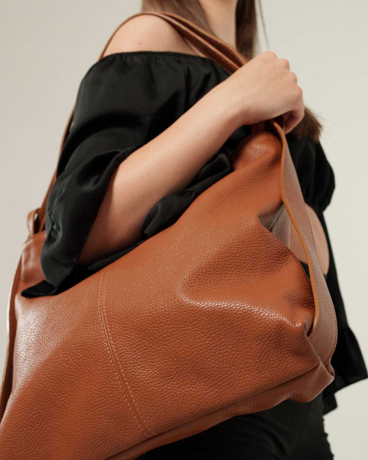 Borsa Spalla Zaino Donna Francesca Vera Pelle Cognac Versatile Pratica - Alidiluna