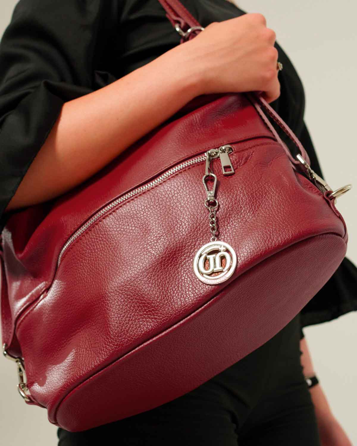 Borsa Spalla Zaino Donna Monia Vera Pelle Rosso Borgogna Elegante Funzionale - Alidiluna