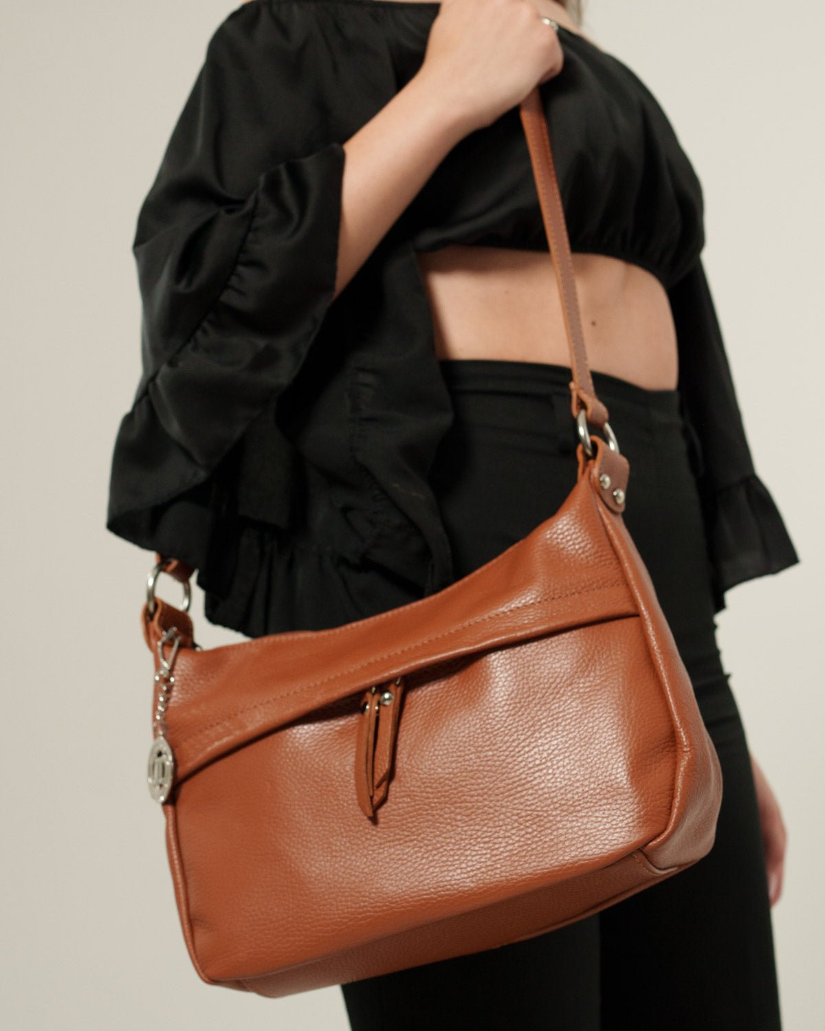 Borsa Tracolla Donna Thea Vera Pelle Cognac - Morbida, Capiente, Versatile - Alidiluna