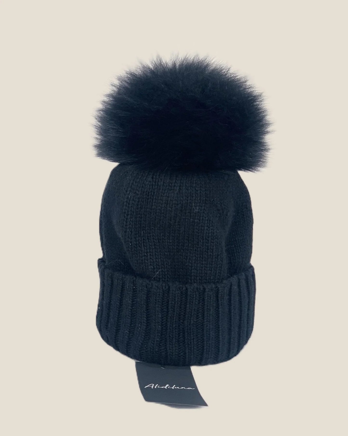 Cappello donna con pon pon di volpe nero - Alidiluna