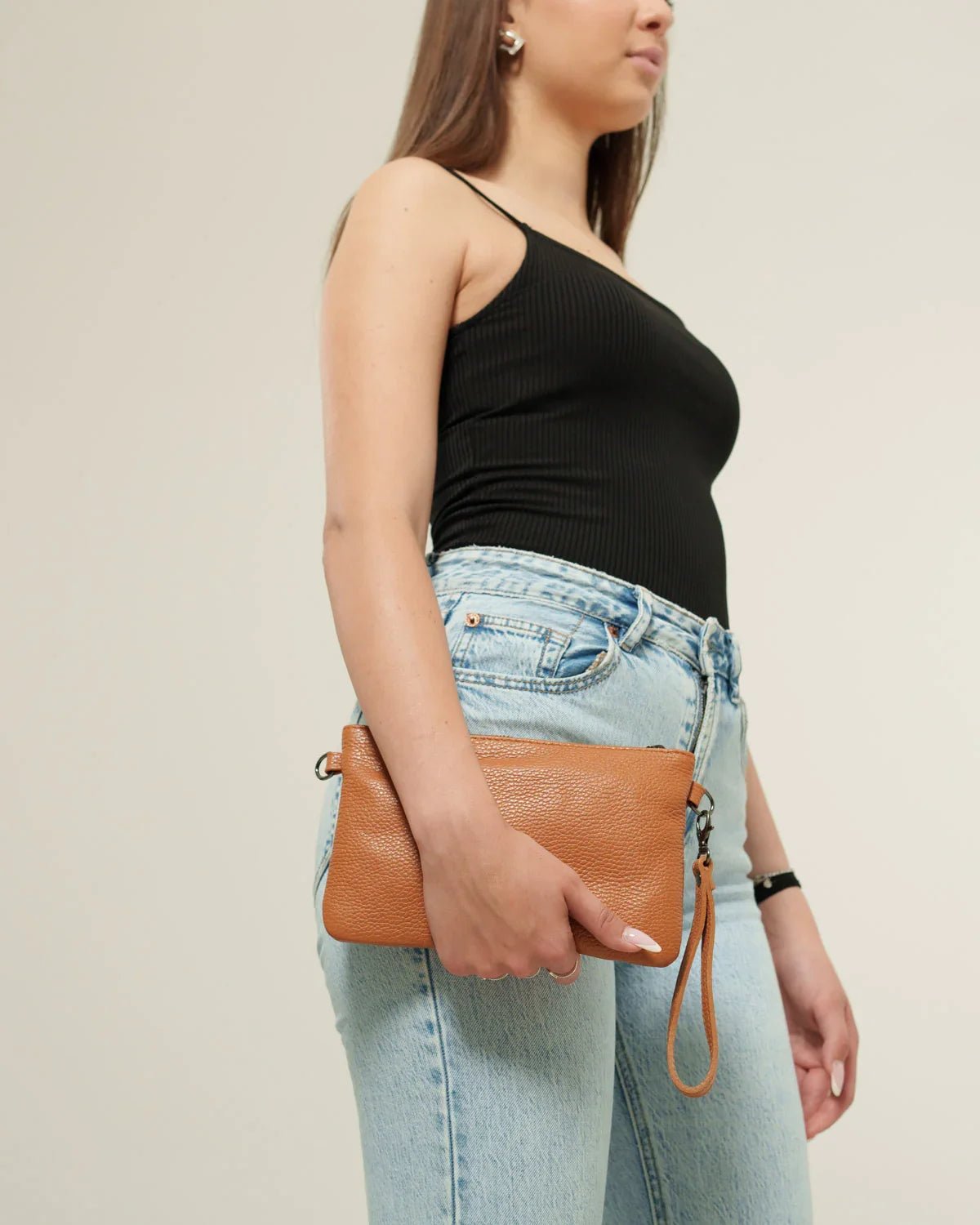 Pochette a Tracolla Donna Chiara in Vera Pelle Cognac - Alidiluna