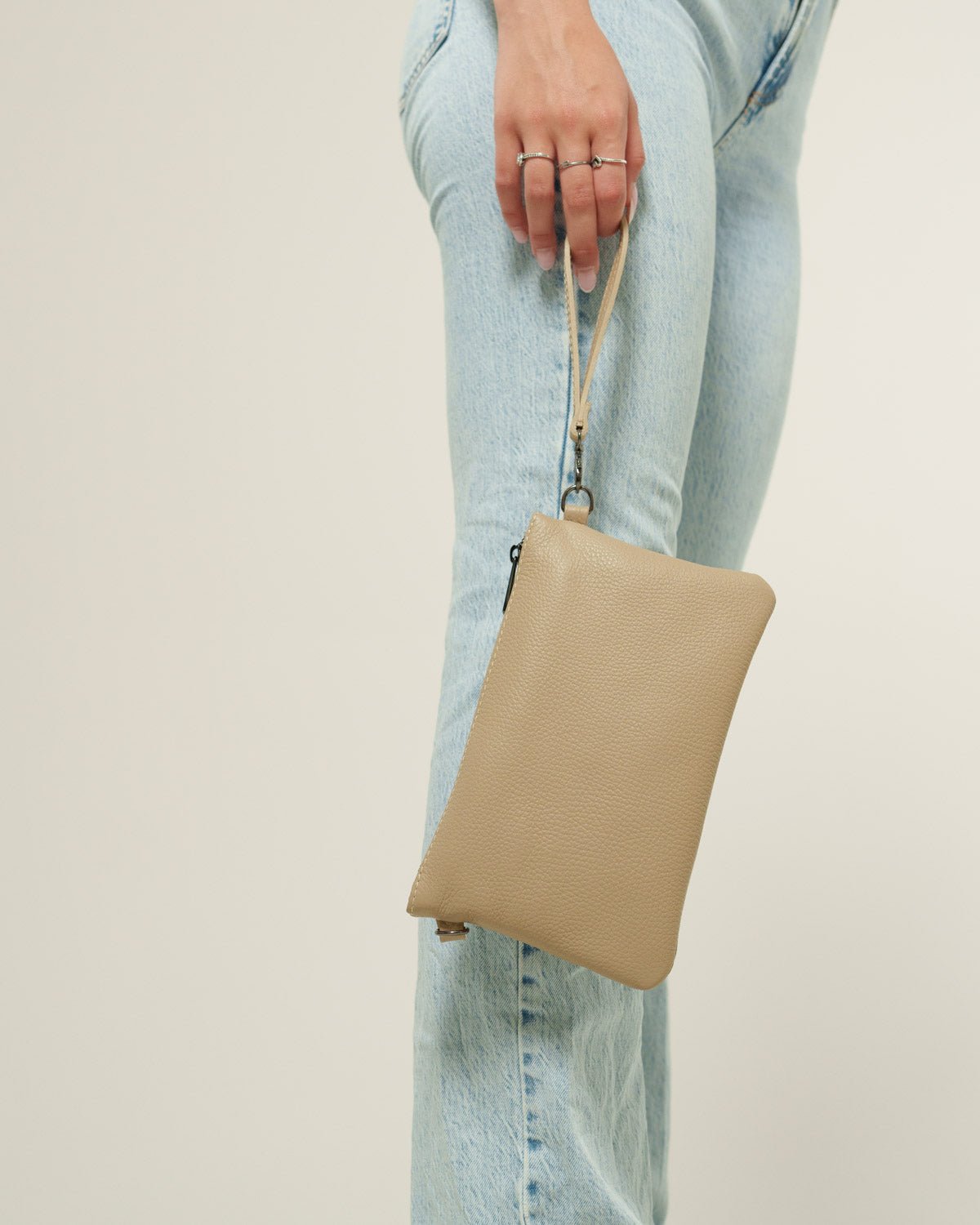 Pochette a tracolla Donna Chiara in vera pelle Taupe - Alidiluna