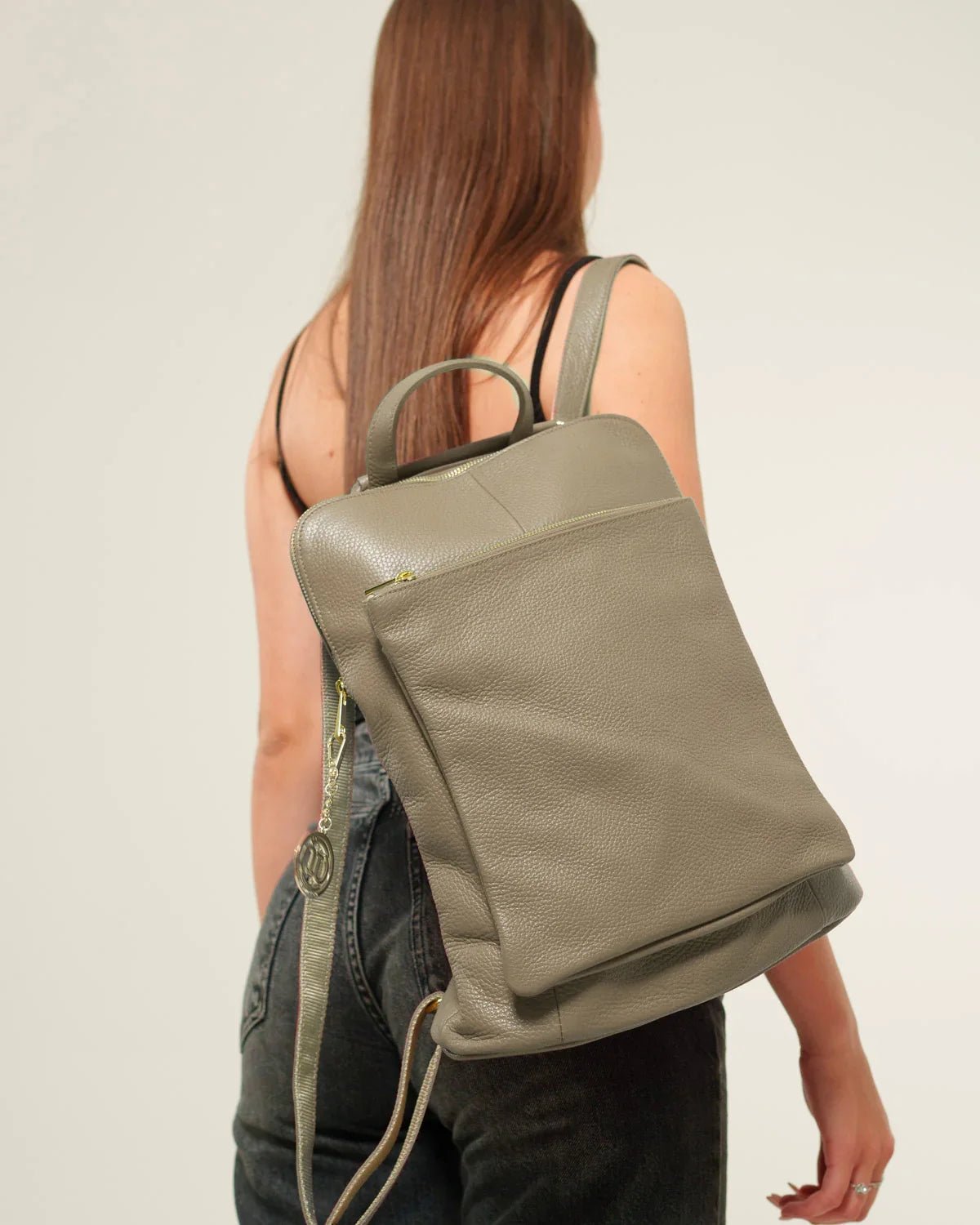 Zaino donna Cristina in vera pelle Fango tasche zip - Alidiluna