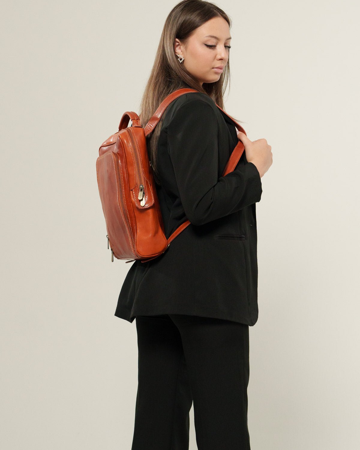 Zaino donna Maria Elena in vero cuoio Cognac Porta PC - Alidiluna
