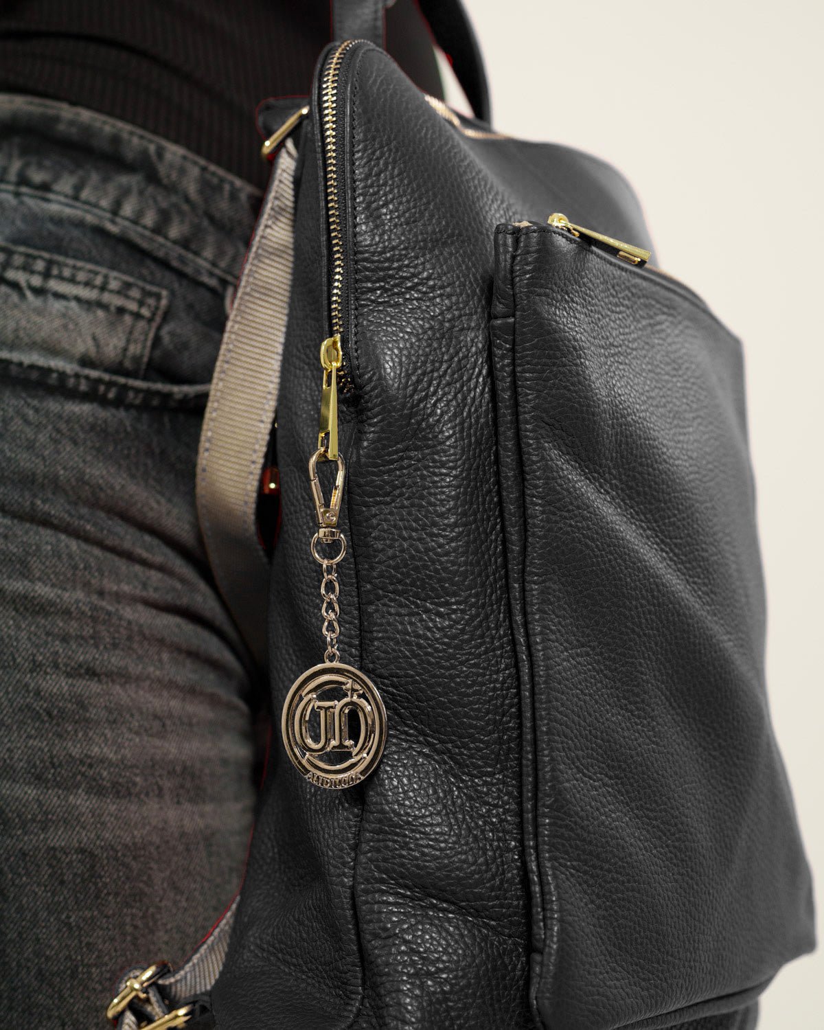 Zaino Donna Rosalba Vera pelle Nero Capiente Compatto - Alidiluna